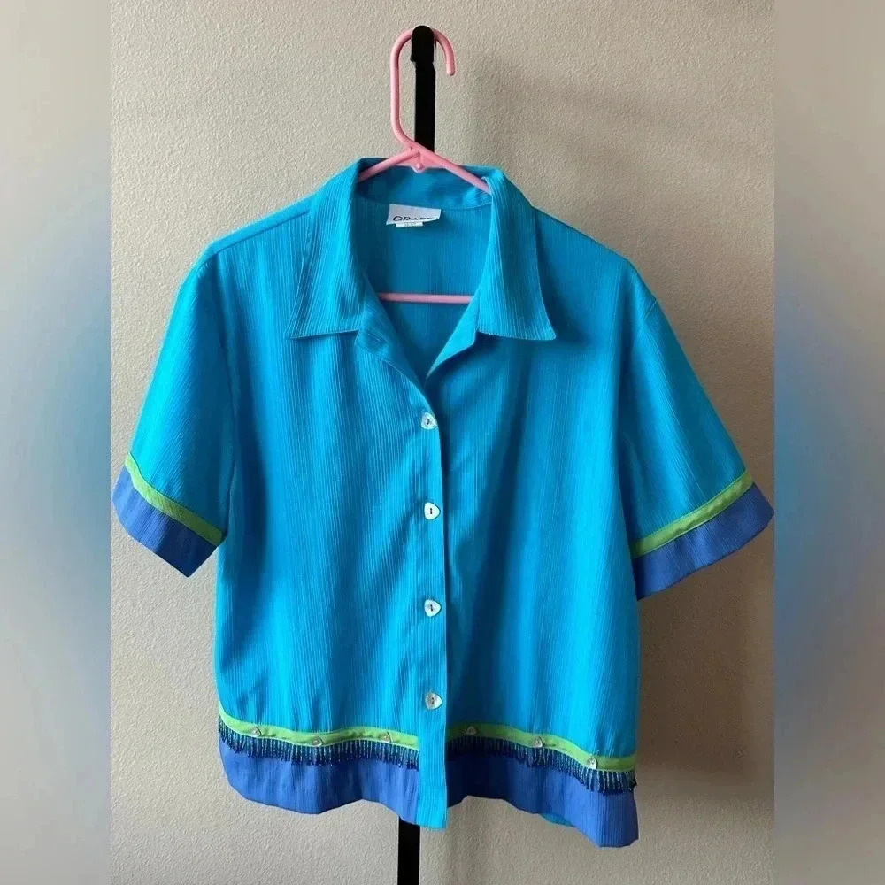 Bright Turquoise Short-Sleeve Button-Up Top